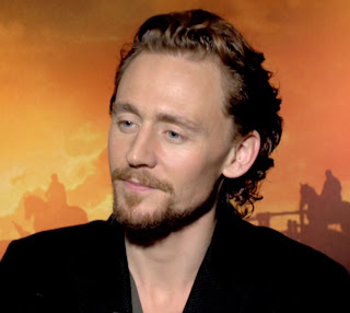 Tom Hiddleston Beard Styles 01