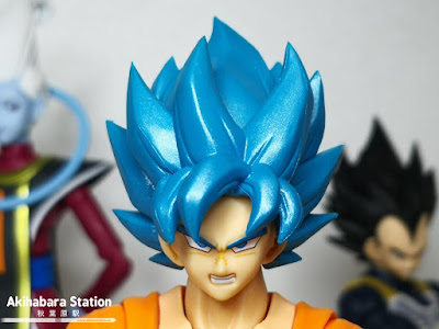 S.H.Figuarts Super Saiyan God Super Saiyan Son Goku de Dragon Ball Super: Broly - Tamashii Nations