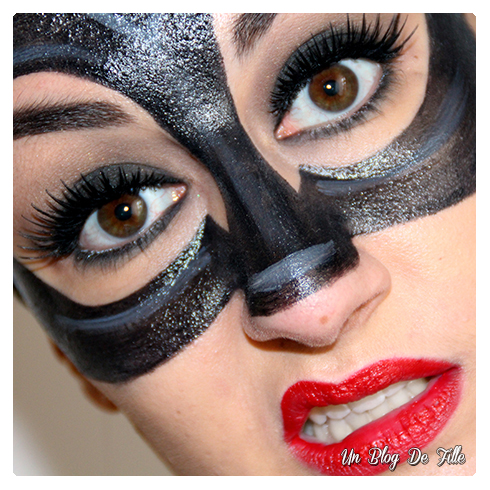 http://unblogdefille.blogspot.com/2014/03/smuf-super-heros-catwoman-makeup_2081.html