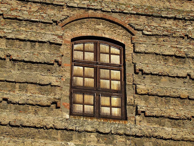 Central window, façade of San Ferdinando, Livorno