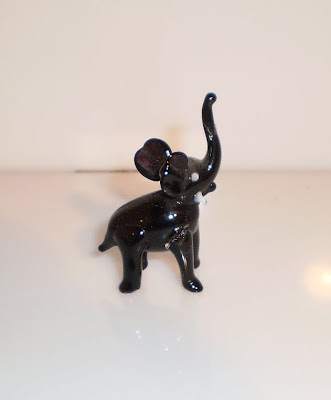 Fekete üveg elefánt