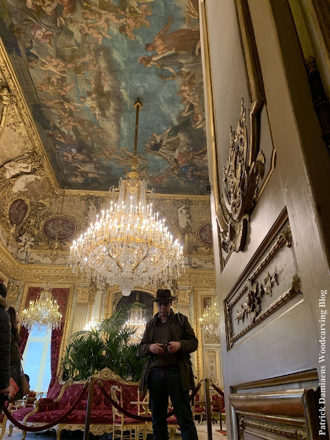 Salon van Napoleon III met vergulde boiserie Appartement van Napoleon III in het Louvre