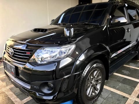 Harga Rental Mobil Harian Februari 2019 Fortuner VNT Turbo di Surabaya