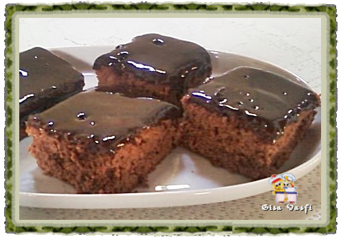 Bolo de chocolate com calda de mel 1