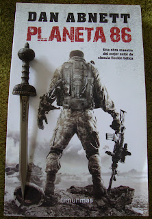 Portada del libro Planeta 86, de Dan Abnett