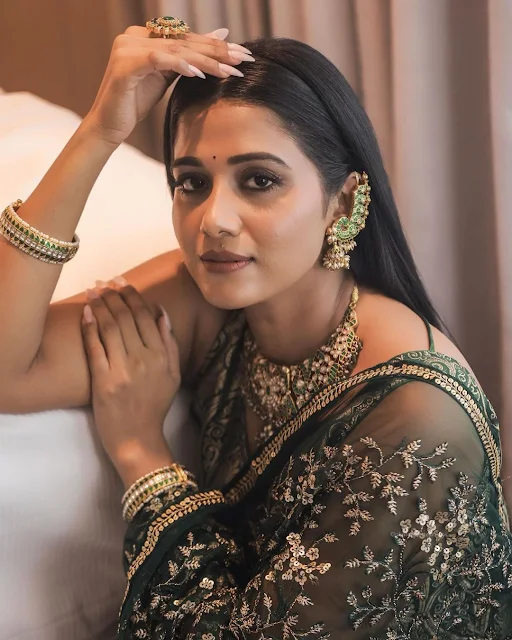 Shilpa Manjunath in Kanjivaram Saree Steals Hearts on Instagram