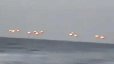 1994 Florida waters UFO Orbs chased fishermen.