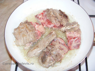 Oase de porc prajite la tigaie retete culinare,