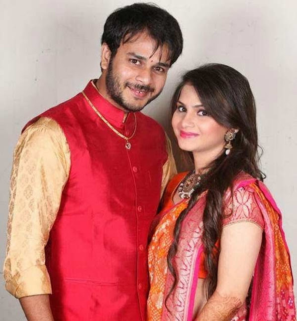 Jay Soni & Pooja Shah Couple Wallpaper Download