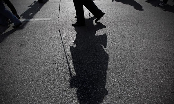 Βόλος: Έκοψαν τη σύνταξη σε τυφλό 88χρονο