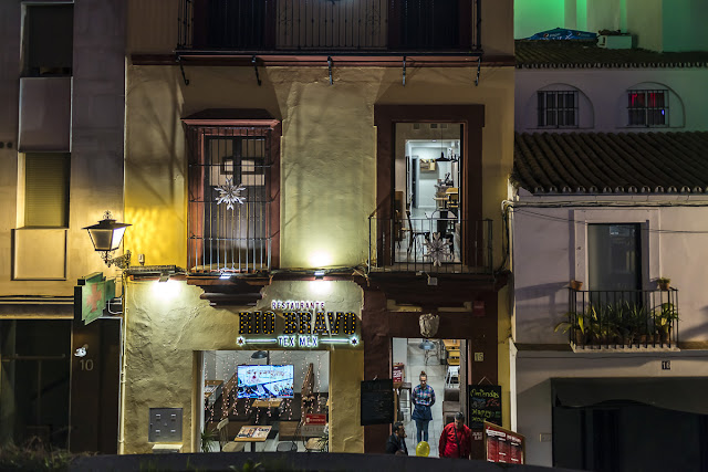 calles, Sevilla, foto callejera, street photography, diciembre, navidad