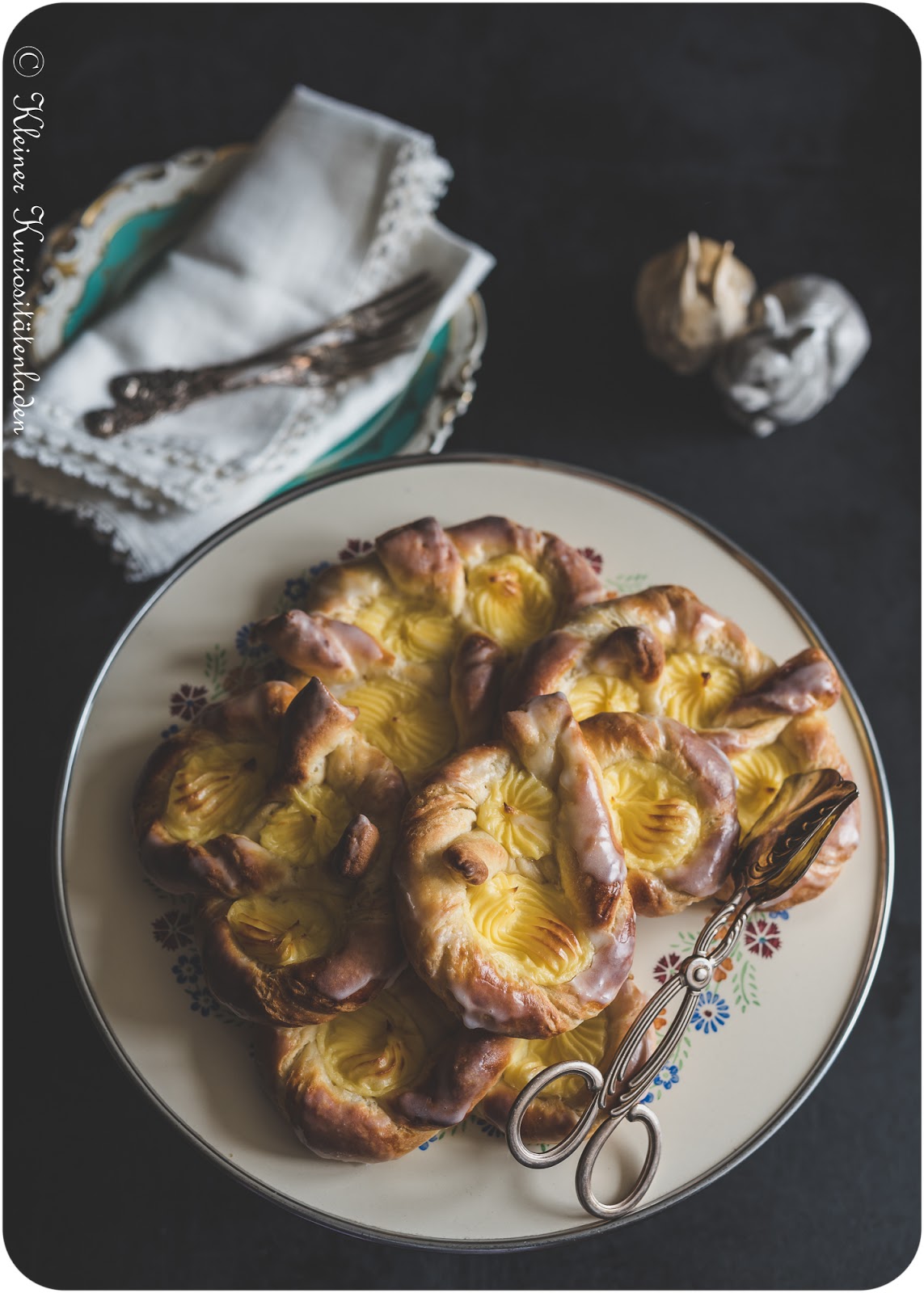 Puddingbrezel aus Plunderteig