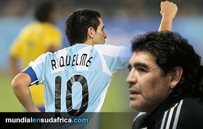 Riquelme cerró la puerta de la Albiceleste por su pelea con Maradona