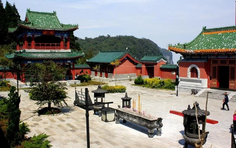 Temple Tianmen Mountain