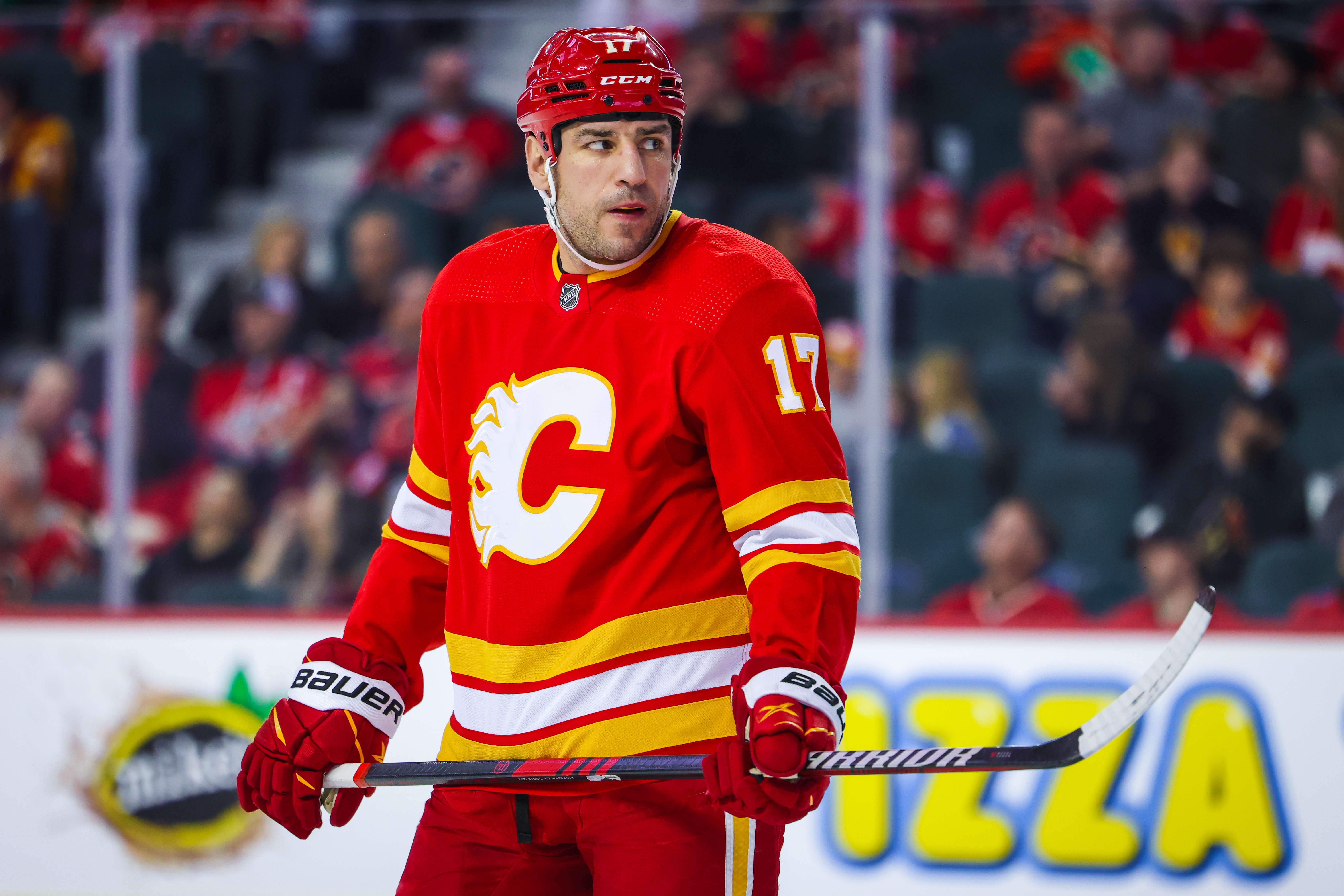 Edmonton Oilers and Vancouver Canucks discussing Milan Lucic trade