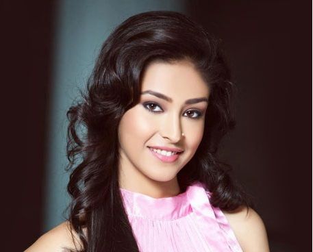 Punjabi Actress Navneet Kaur Dhillon wikipedia, Biography, Age, Navneet kaur Age, filmography, upcoming movie name list wiki, upcoming film, latest release film, photo, news, hot image