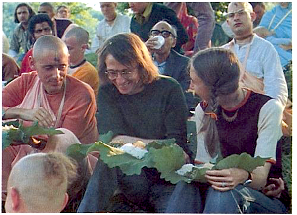 Sankarshan Das Preaches With Prasadam in 1972