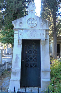το ταφικό μνημείο του Οίκου Ροδοκανάκη - Ράλλη στο Α΄ Νεκροταφείο των Αθηνών