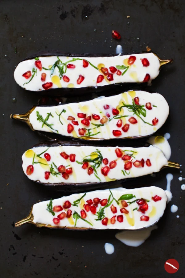 Die 7 besten Rezepte für heiße Tage. Erfrischend bei großer Hitze: #rezepte #kalte_küche  #kaltschale #burrata #ottolenghi #blumenkohl #chaat #suppe #geeiste #gurkensuppe #joghurt #vegetarisch #arthurstochterkocht