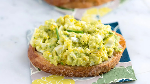 How To Make Avocado Egg Salad at Home