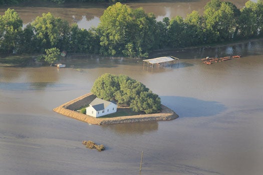 Citizens in Flood Zone Build Homemade Levees to Protect Their Homes