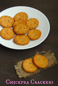 Chickpea crackers with sesame seeds