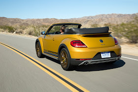 Rear 3/4 view of 2017 Volkswagen Beetle Convertible 1.8T Dune