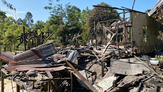 Kebakaran Hebat Hanguskan Satu Gedung Walet dan Rumah Warga di Boyan Tanjung
