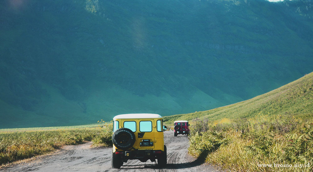 jeep wisata gunung bromo