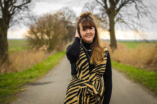 how to style the Topshop Zebra Pinafore