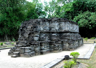  Kerajaan MAJAPAHIT adalah kerajaan terbesar di Asia tenggara yang pernah ada Candi-Candi Peninggalan Kerajaan Majapahit 