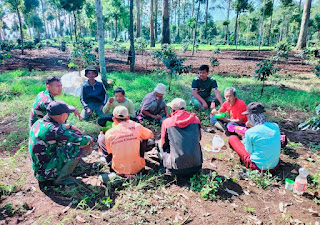 Sektor 23 Pembibitan Satgas Citarum Sub 1 Bongkor, Melaksanakan Komsos dan Patroli