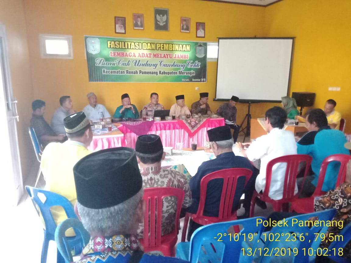 Kapolsek Pamenang  Bersosialisai Di Kec Renah Pamenang Menjelas Kan Kedudukan Adat  Dalam Hukum Nasiaonal