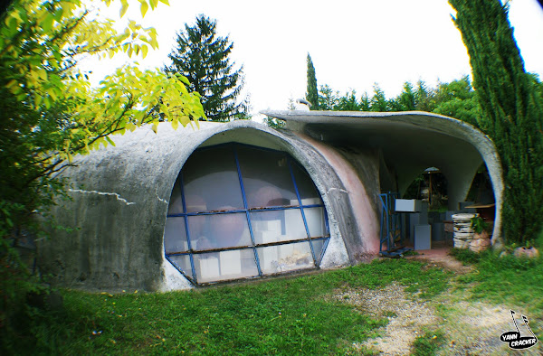 Ponsas (26) - Atelier de poterie  Architecte: Pascal Hausermann  Maître d'ouvrage: Privé  Construction : 1972