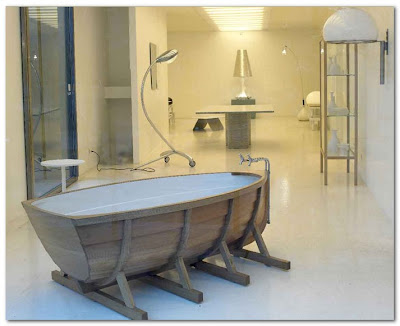 boat bath a white show paris