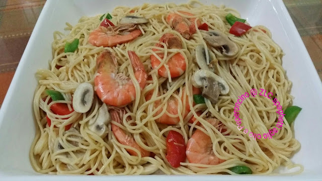 ZULFAZA LOVES COOKING: Spaghetti, Aglio, Olio e 