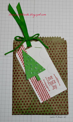 Trude Thoman, Tuesday Tutorial, Stampin' Up!, Mini Treat Bag thinlit, A Little Something stamp set, Christmas, Gorgeous Grunge, Dots for Days