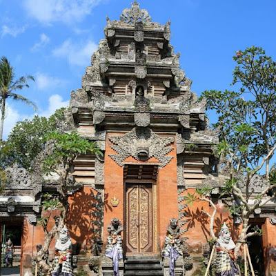 Istana Puri Saren Ubud, Wisata Terbaik di Ubud Untuk Pecinta Sejarah