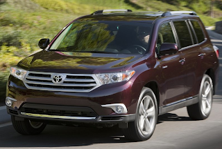 2011 Toyota Highlander Front Three Quarter Angle