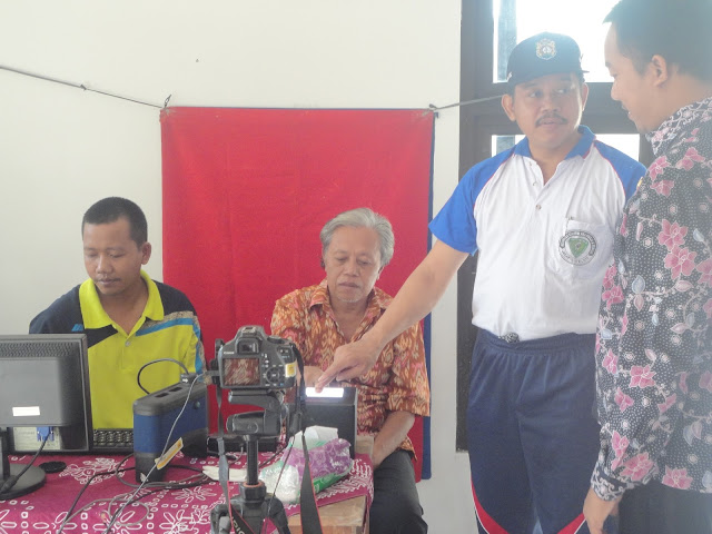 Pembuatan identitas diri Penerima Manfaat kerjasama dengan Dispendukcapil Kab. Kendal