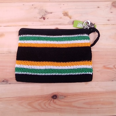 Dompet Rajut Ukuran Medium Motif Loreng Dominan Warna Hitam