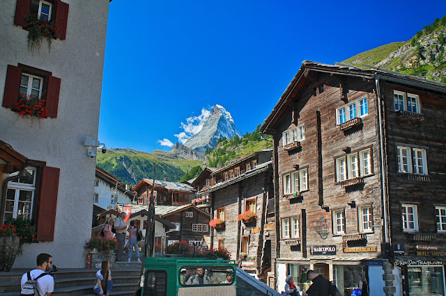 Matterhorn geology Zermatt Alps Switzerland Glacier Paradise Italy ski copyright RocDocTravel.com