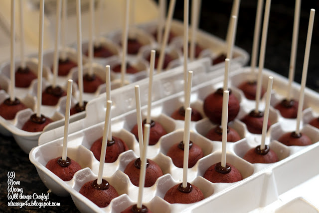 First Communion Cake Pops | Plus Tips I Learned From the Process by ilovedoingallthingscrafty.com