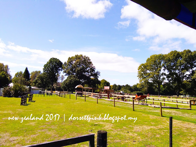 http://dorsettpink.blogspot.com/2017/04/travelog-new-zealand-2017-agrodome.html