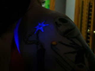http://black-light-tattoo.blogspot.com/