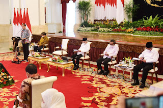Presiden Jokowi Pimpin Sidang Kabinet Paripurna Bahas Rencana Kerja Pemerintah dan Reformasi Birokrasi Tahun 2024 di Istana Negara