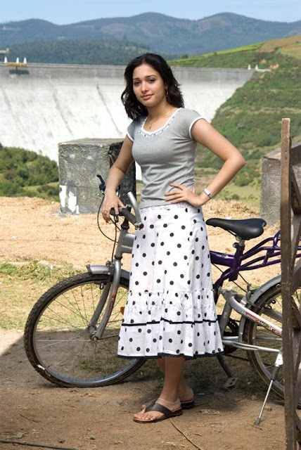 [Anandha-Thandavam-Stills-10.jpg]