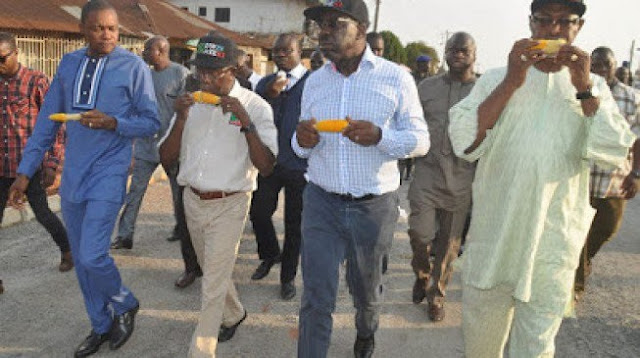 TRENDING: Oshiomhole, Obaseki eat corn on the streets of Benin