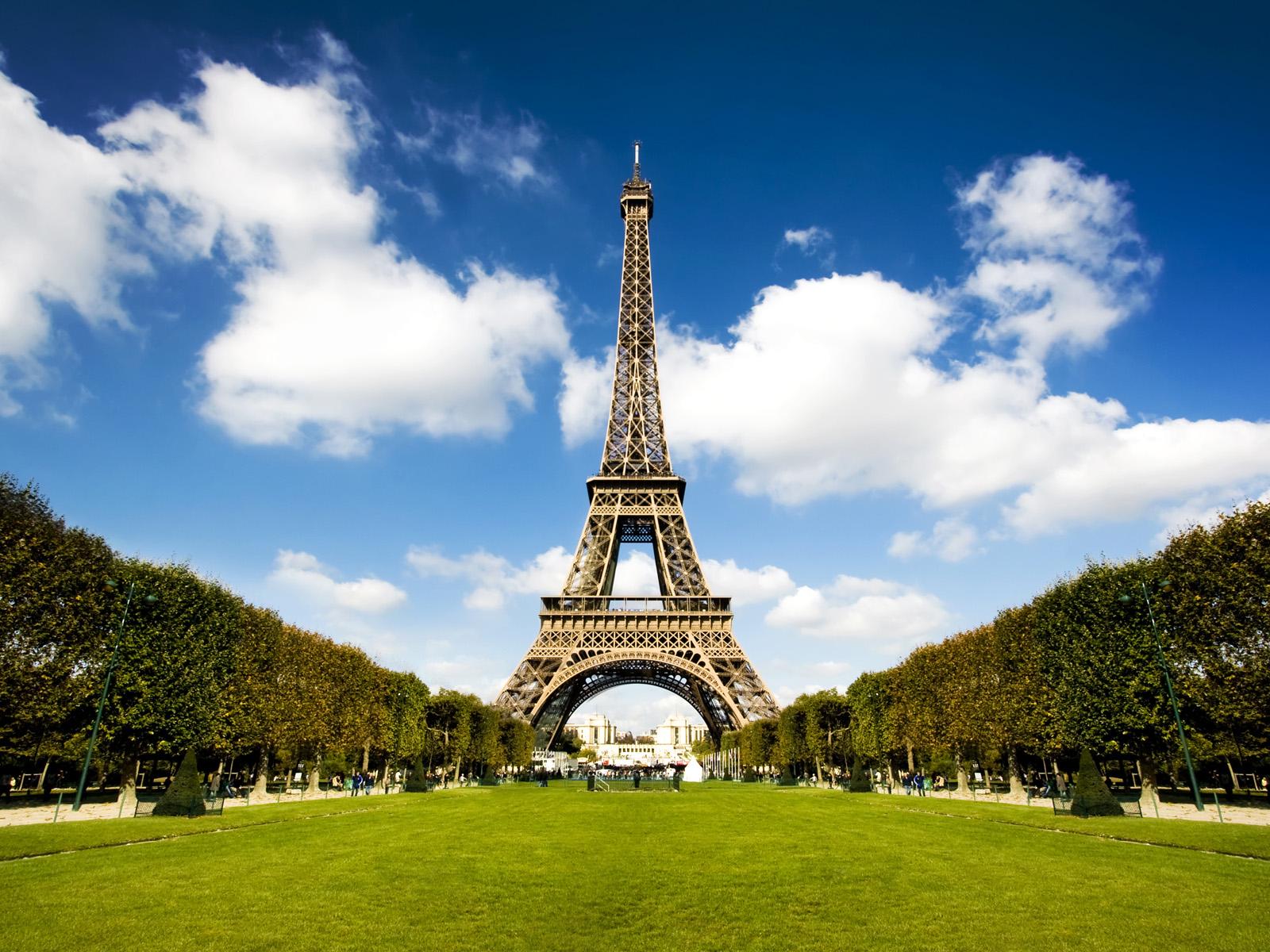 Paris: Paris Eiffel Tower Wallpaper