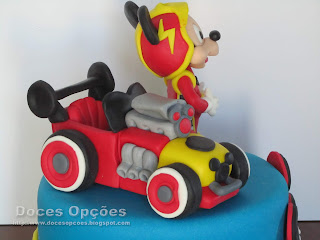 Mickey e os Super Pilotos carro de corrida